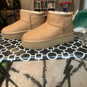 Ugg style ultra mini platform size 37